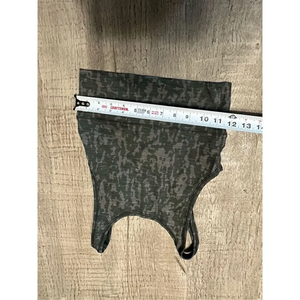 Women’s crop top Lululemon tank size 6